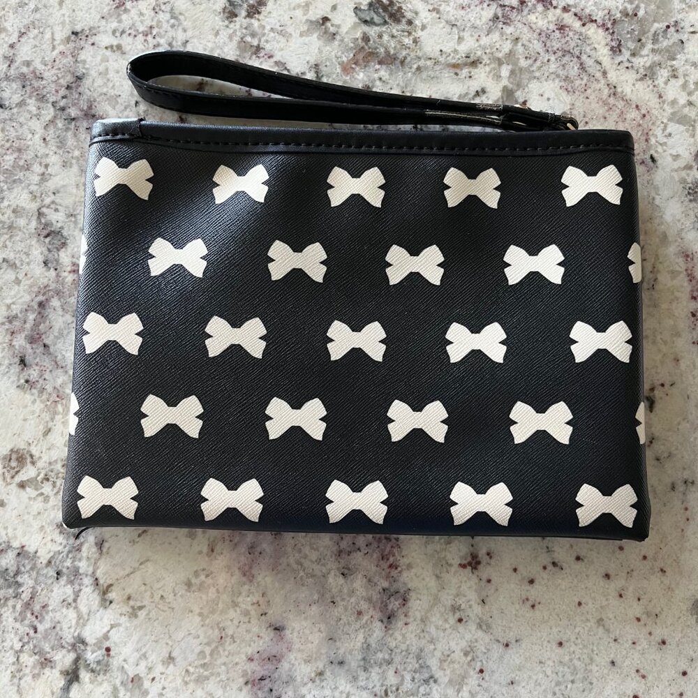 Kate Spade Bow Wristlet - Picture 2 of 4